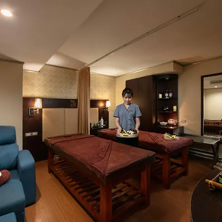 Beryl Signature Hotel & Travel-3